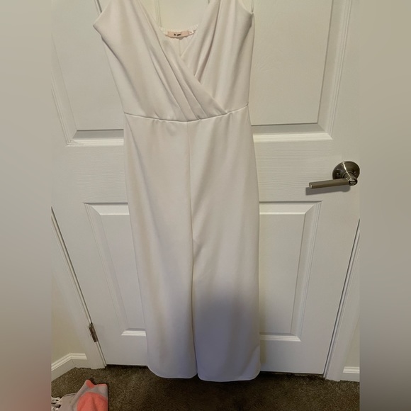 NWOT White Jumpsuit Francesca’s - Picture 2 of 7